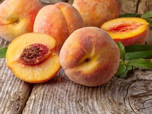 Buah Persik Hasil Panen dari Zona Bencana Nuklir Fukushima Ini Harganya Rp 1,6 Juta Buah Persik Hasil Panen dari Zona Bencana Nuklir Fukushima Ini Harganya Rp 1,6 Juta