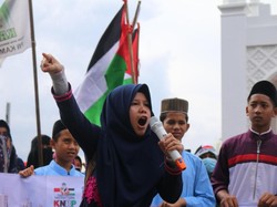 Mahasiswa dan Massa di Aceh Bakar Foto Trump