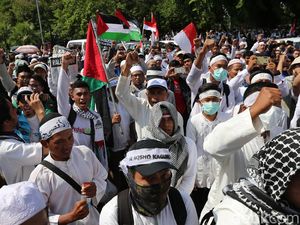 Suasana Terkini Demo di Depan Kedubes AS Suasana Terkini Demo di Depan Kedubes AS