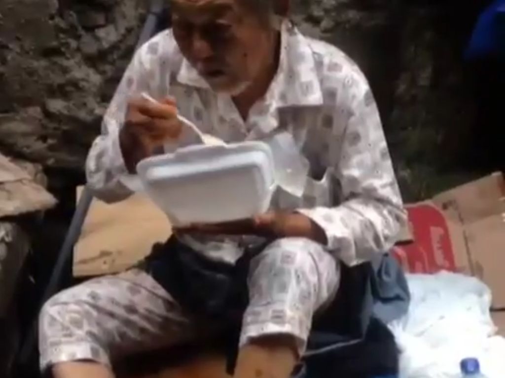 Jika Tetap Tak Dirawat Anak, Lansia Udjan akan Dibawa ke Panti Jika Tetap Tak Dirawat Anak, Lansia Udjan akan Dibawa ke Panti