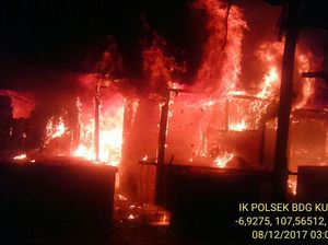 Pasar Cijerah Bandung Terbakar, 36 Kios Hangus