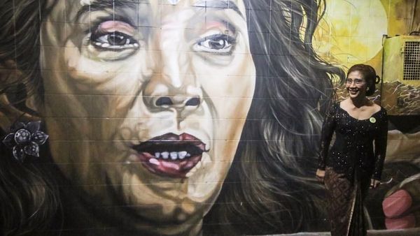 Begini Gaya Menteri Susi Kalau Gabung Justice League