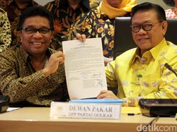 Bertemu DPD I Golkar, Agung Laksono Desak DPP Gelar Munaslub