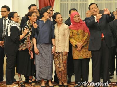 Foto: Perginya 1 Srikandi di Kabinet Jokowi