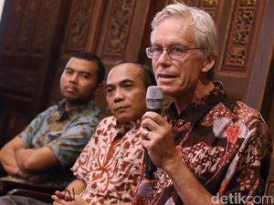 Diskusi Membaca Sejarah, Merayakan Antikorupsi