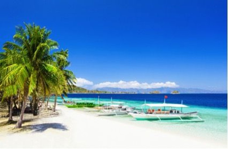 4 Destinasi Island Hopping Favorit Traveler di Filipina
