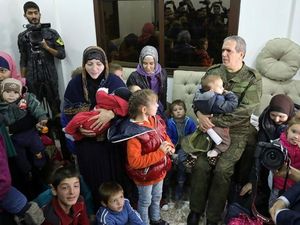 Menyelamatkan Anak-anak Petarung Asing ISIS yang Terlantar