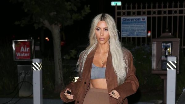 Foto: Gaya Seksi Kim Kardashian Pakai Yeezy Terbaru Ini Banyak Dipuji