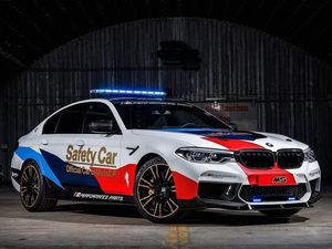 Lebih Dekat dengan Safety Car MotoGP, BMW M5 Lebih Dekat dengan Safety Car MotoGP, BMW M5