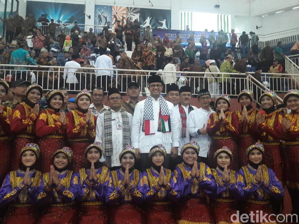 Pakai Syal RI-Palestina, Anies: Saya Dukung Sikap Jokowi Pakai Syal RI-Palestina, Anies: Saya Dukung Sikap Jokowi