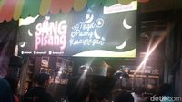 Foto: Kaesang Pangarep Jualan Pisang di Mal
