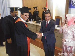 Bahas Fleksibilitas dalam UMKM, Bupati Kudus Dapat Gelar Doktor