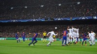 Tidak ada yang menduga keunggulan empat gol tanpa balas milik PSG kemudian terkikis perlahan-lahan, setelah Lionel Messi cs mencetak gol demi gol di Camp Nou. Foto: Michael Regan/Getty Images
