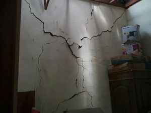 Tim Labfor Selidiki Penyebab Ledakan Rumah di Mojokerto Tim Labfor Selidiki Penyebab Ledakan Rumah di Mojokerto