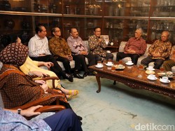 Video: Sesepuh Golkar Kumpul di Cendana, Apa Saja yang Dibicarakan?