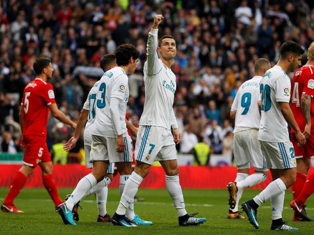 Cristiano Ronaldo merayakan gol Real Madrid ke gawang Sevilla (Foto: Javier Barbancho/Reuters)