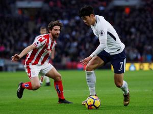 Spurs Ungguli Stoke di Babak Pertama Spurs Ungguli Stoke di Babak Pertama
