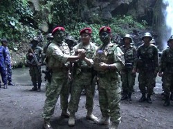 Unik, Sertijab Komandan Sekolah Kopaska TNI AL Digelar di Hutan