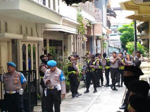 Seorang Pria Terduga Teroris Diamankan di Surabaya