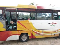 Bus Kontingen MTQ di Riau Tabrakan, 1 Penumpang Tewas