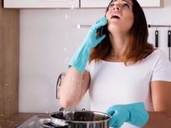 Rumah Bocor di Musim Hujan? Ini Pertolongan Pertamanya