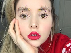 Alis Dibuat Bentuk Pohon Natal Jadi Tren, Seperti Apa Bentuknya?