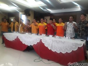 Ormas Pendiri Golkar Desak Munaslub Digelar Sebelum 20 Desember Ormas Pendiri Golkar Desak Munaslub Digelar Sebelum 20 Desember