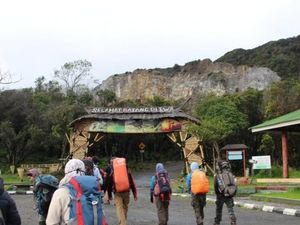 Mumpung Weekend, Mendaki Gunung Papandayan Yuk!