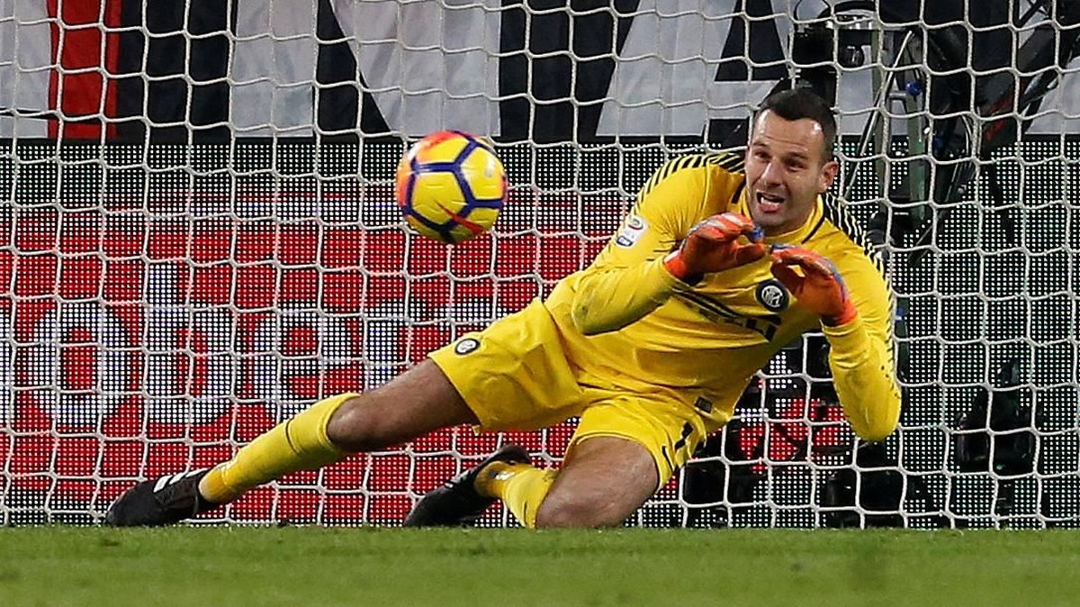 Samir Handanovic tak lagi berkostum Inter Milan. (Foto: Stefano Rellandini/ REUTERS)