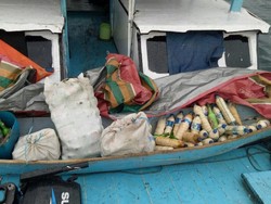 Polda Papua Ringkus Kapal Nelayan yang Penuh Bom Ikan