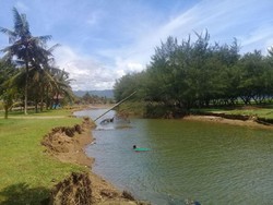 Banjir Pacitan Rusak Wisata Pantai Teleng Ria