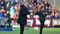 Moyes kali ini unggul dalam adu taktik dengan Antonio Conte. West Ham tampil tangguh dalam bertahan untuk meredam serangan Chelsea. Foto: Dan Mullan/Getty Images