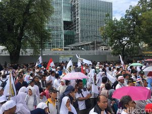 Ada Demo di Depan Kedubes AS, Lalin dari Menteng arah Gambir Padat