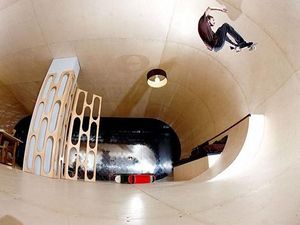 Siapa Bilang Enggak Bisa Main Skateboard di Rumah?