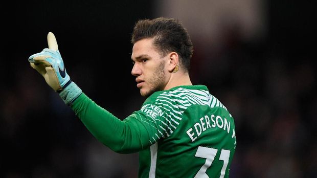 Alison Becker sebagai Penanda Generasi Emas (Kiper) Brasil