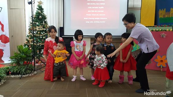 Potret Keceriaan Anak-Anak Menyambut Natal