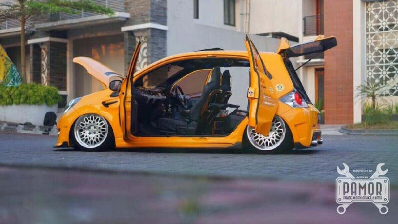 Pamor - Honda Brio CBU 1.3 VVIP Style