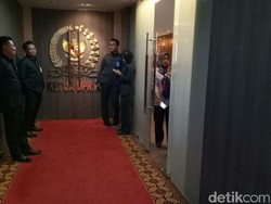 Bamus Rapat Bahas Surat Novanto Tunjuk Aziz Jadi Ketua DPR