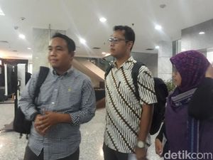 Dugaan Pelanggaran Ketua MK, Dewan Etik akan Panggil Desmond Dugaan Pelanggaran Ketua MK, Dewan Etik akan Panggil Desmond