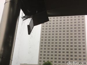 Hujan Deras, Plafon Lobi Gedung Baru KPK Jebol