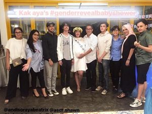 Bahagianya Andi Soraya saat Gelar Baby Shower