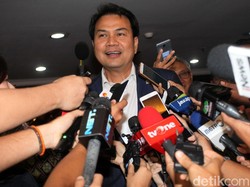 Ditolak Jadi Ketua DPR, Aziz Siap Rebut Kursi Ketum Golkar