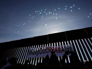 Trump Tegaskan Dirinya 100 Persen Siap Tutup Perbatasan AS-Meksiko Trump Tegaskan Dirinya 100 Persen Siap Tutup Perbatasan AS-Meksiko