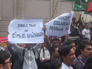 Kecam Pernyataan Trump, Mahasiswa Demo Konjen AS di Medan