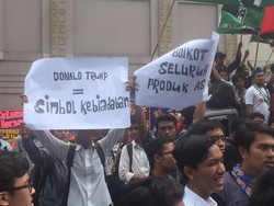 Kecam Pernyataan Trump, Mahasiswa Demo Konjen AS di Medan