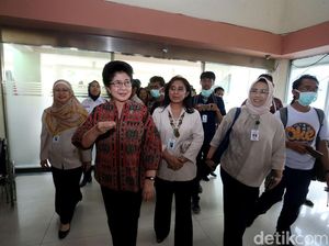 Menkes Sambangi RSPI Sulianti Soeroso Cek Pasien Difteri Menkes Sambangi RSPI Sulianti Soeroso Cek Pasien Difteri