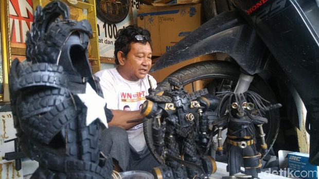 Kreatif, Tukang Tambal Ban di Semarang Ubah Limbah Jadi Karya Seni