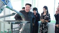 Foto: Wajah Ceria Kim Jong-Un Saat Kunjungi Berbagai Tempat di Korut