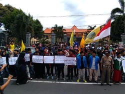 Sidang Santri yang Dituduh Penadah HP Kembali Didatangi Massa