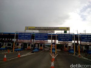 Ada One way, Semua Pintu Tol Jakarta hingga Cikampek Ditutup Ada One way, Semua Pintu Tol Jakarta hingga Cikampek Ditutup